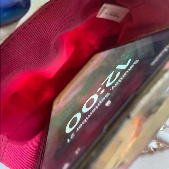 🔥Rare🔥 Chanel Drawstring Caged Chain Around Crossbody 💢Will fit a phone💢 - Picture 4 of 12